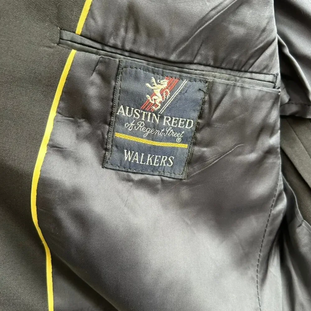 Vintage Austin Reed Regent Street Walkers Navy Sport Coat SIZE 42R Preppy Career